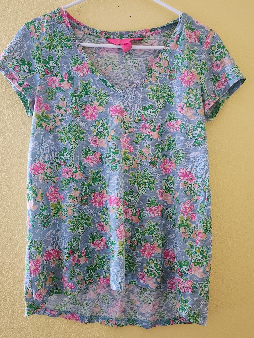 Lilly Pulitzer Disney Etta V Neck